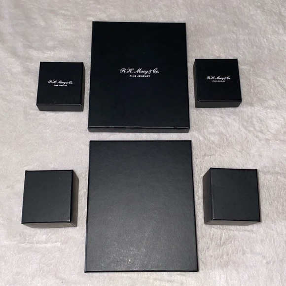 R.H. Macys & Co Fine Jewelry storage bundle - Picture 4 of 15